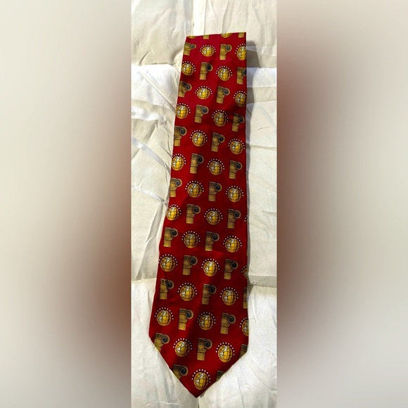 The Metropolitan Museum of Art Silk Tie - Picture 1 of 4